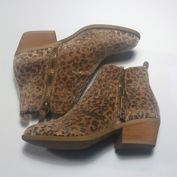 Very G Taupe Devine Leopard Print Bootie Size 8.5M - Picture 9 of 15